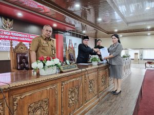 Read more about the article DPRD Sanggau Gelar Rapat Paripurna Penyampaian PU Fraksi-Fraksi Terhadap APBD Perubahan TA 2025