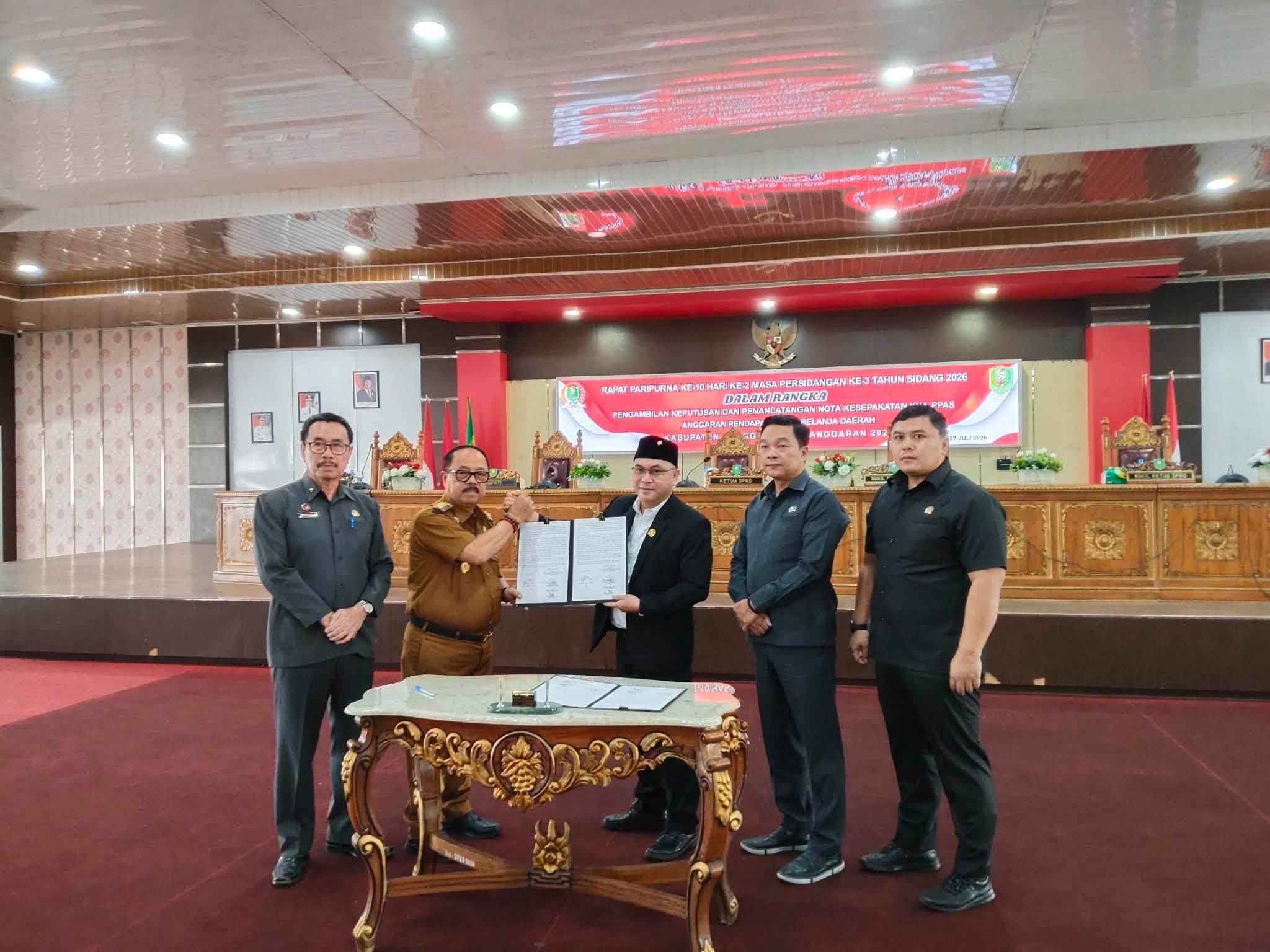 You are currently viewing Rapat Paripurna ke 10 DPRD Sanggau, Rancangan APBD 2027 Disepakati Fokus pada Insfrastruktur, Belanja Pegawai dan Kesehatan