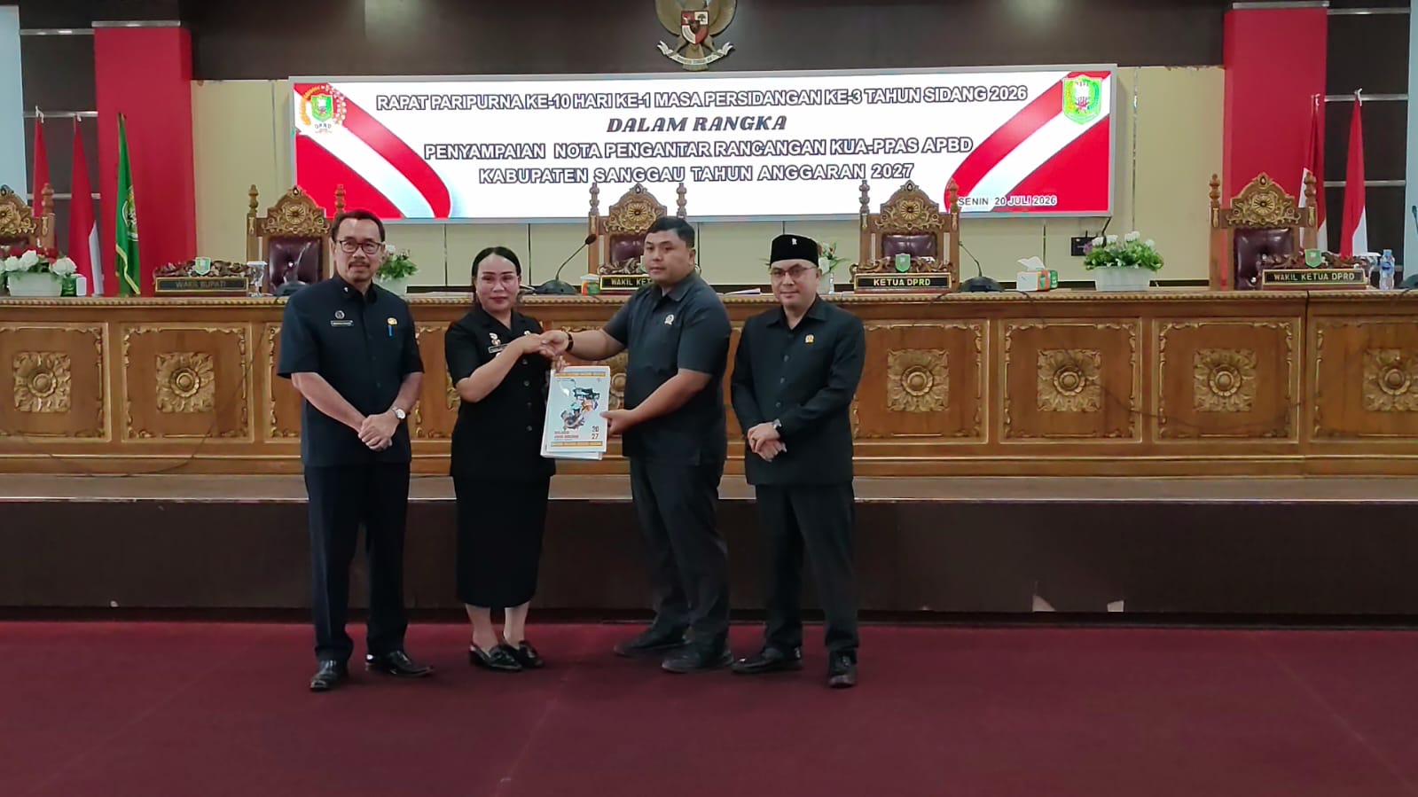 Read more about the article DPRD Sanggau Gelar Rapat Paripurna Penyampaian Nota Pengantar Rancangan KUA-PPAS APBD Tahun Anggaran 2027