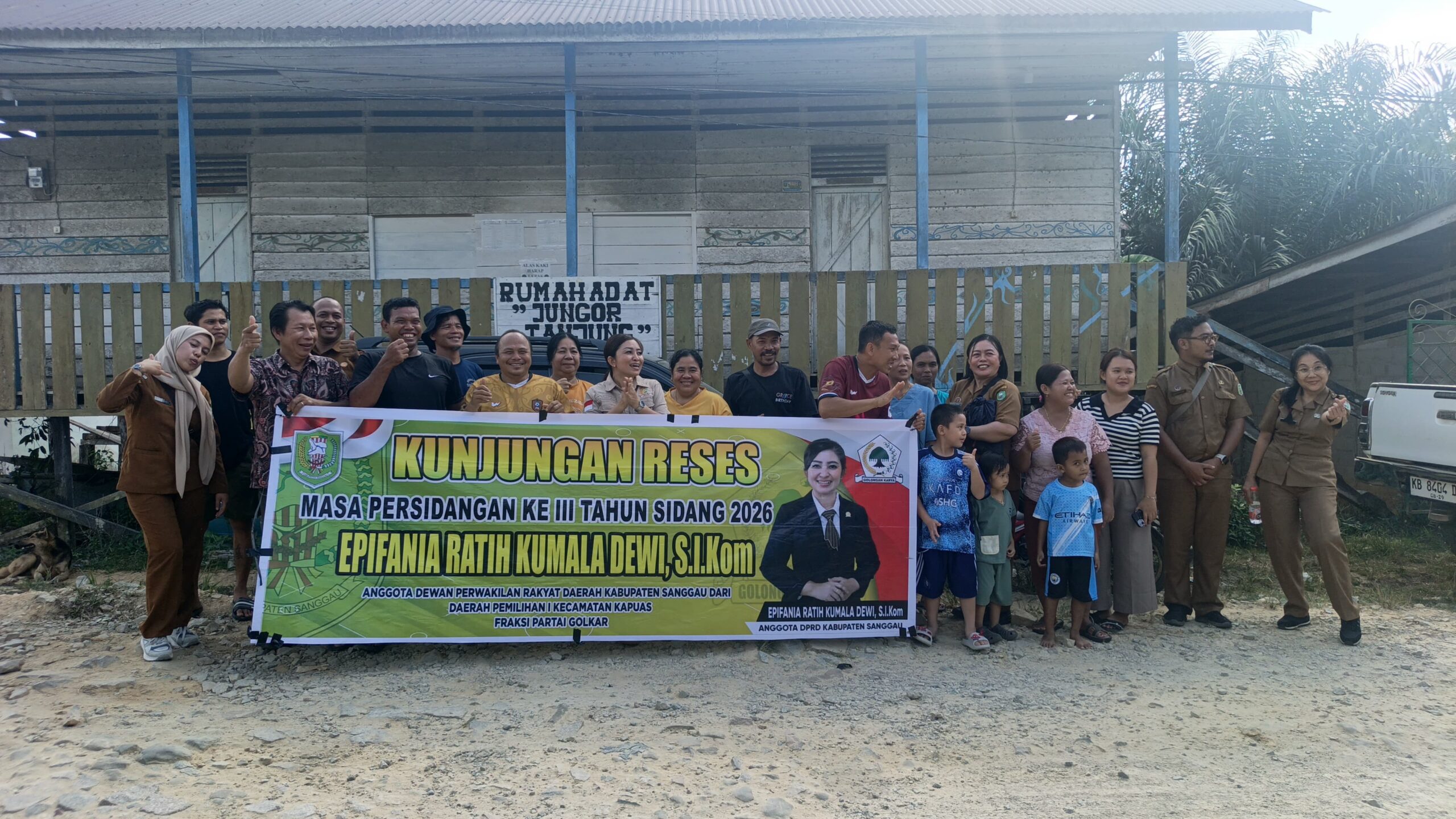 You are currently viewing Reses DPRD Sanggau di Botuh Lintang Serap Aspirasi Percepatan Pembentukan Kecamatan Kapuas Selatan